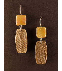 Textured Gold Polymer Tabs with Square Gold Coin Pearl