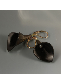 glitteryblackcalla
